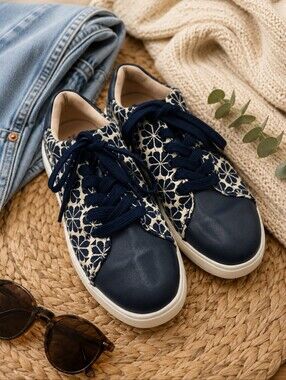 KEDS X KATE SPADE NEW YORK Kenswick Navy Cream Floral Sneakers. Ladies 7.5B